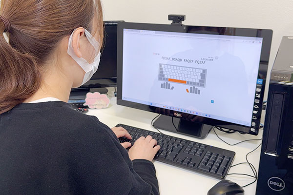 ユーカリが丘教室 タイピング練習の様子