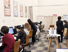 パソコン市民講座 イオンモール津田沼教室のレッスン中の写真