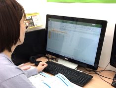 急に「パソコン必須」になったあなたへ。在宅・転職・家業手伝い——忙しいビジネスパーソンが選ぶ理由【寝屋川・パソコン教室・土日開講】