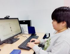 2学期に「パソコンが得意な子」になれる!夏休みにこっそり始めるタイピング&速読